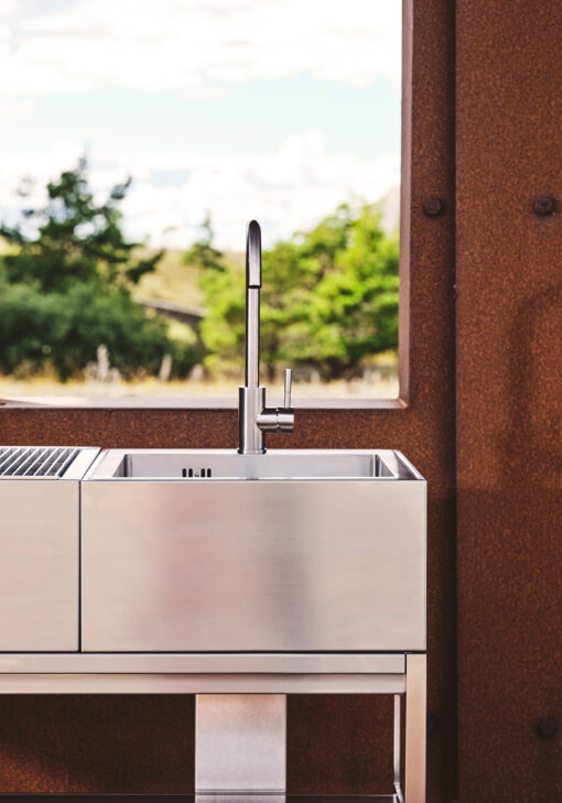 European-designer-outdoor-stainless-steel-sink-modular-open-concept-Luxury-modern-custom-510x729