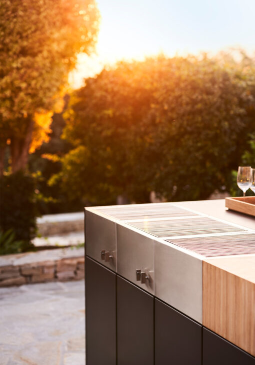 Luxury-modern-custom-European-designer-outdoor-kitchen-island-grill-gas-charcoal--510x729